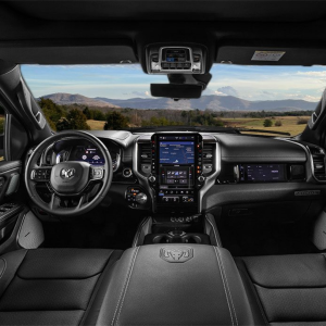 RAM 1500 Laramie Night Edition 0km