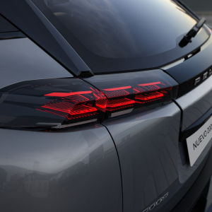 Peugeot 2008 GT T200 0km