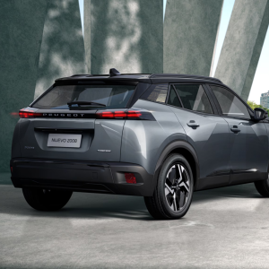 Peugeot 2008 GT T200 0km